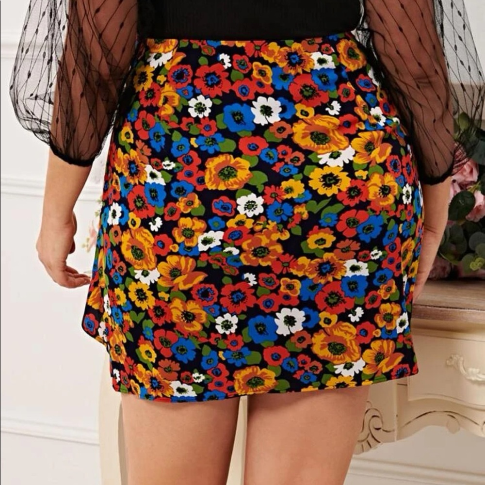 Floral print skirt - Picture 2 of 3